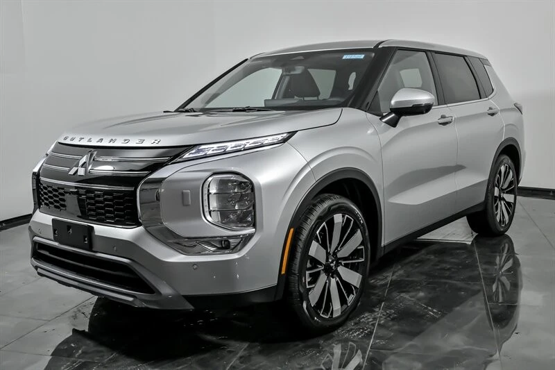 2026 Mitsubishi Outlander - Image 5 of 21