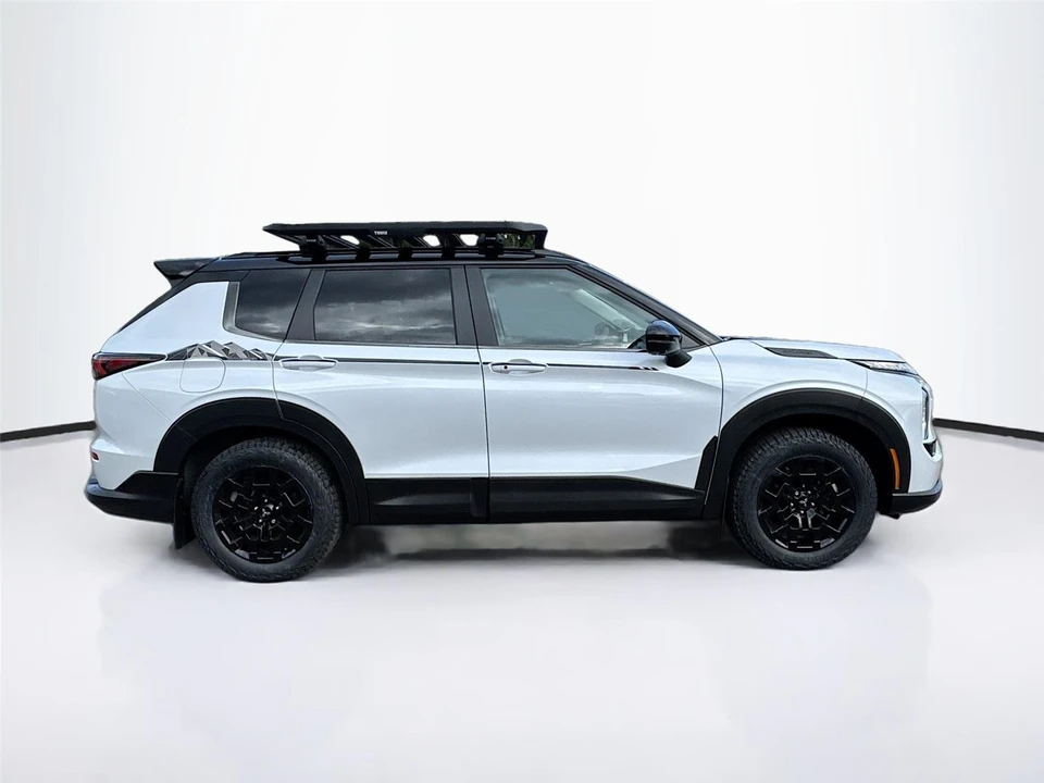 2026 Mitsubishi Outlander - Image 8 of 21