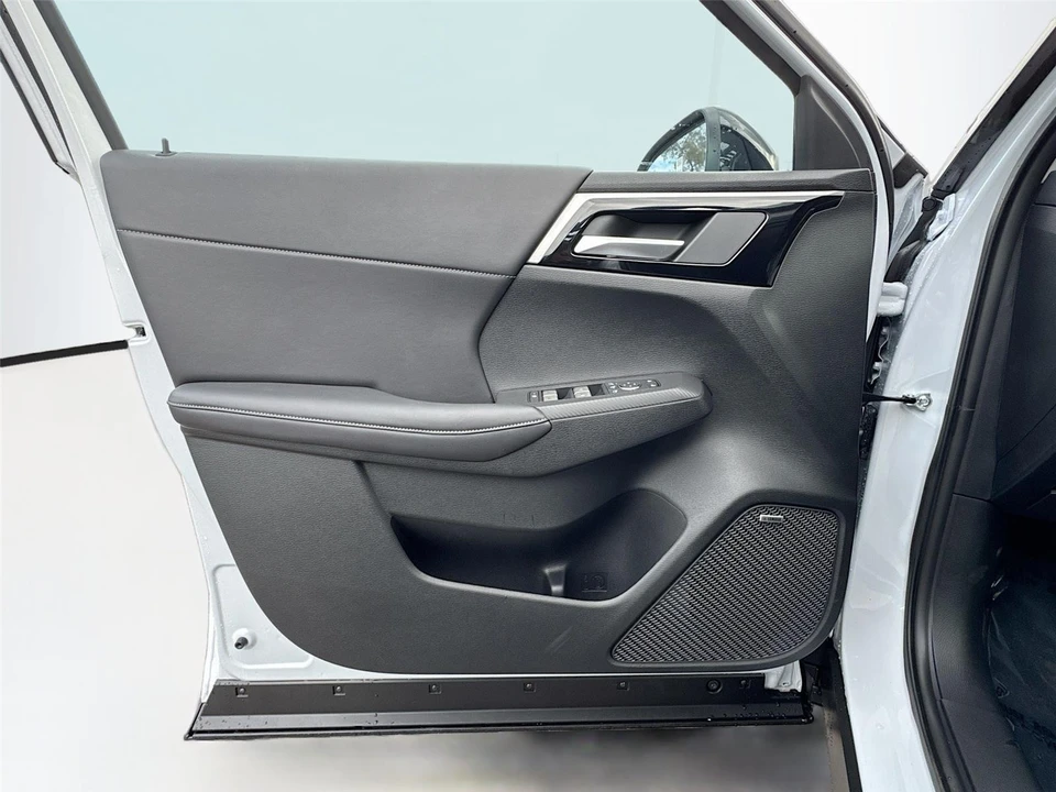 2026 Mitsubishi Outlander - Image 17 of 21