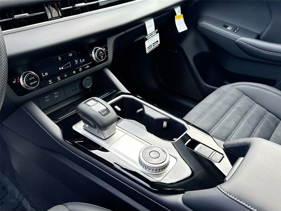 2026 Mitsubishi Outlander - Image 15 of 21