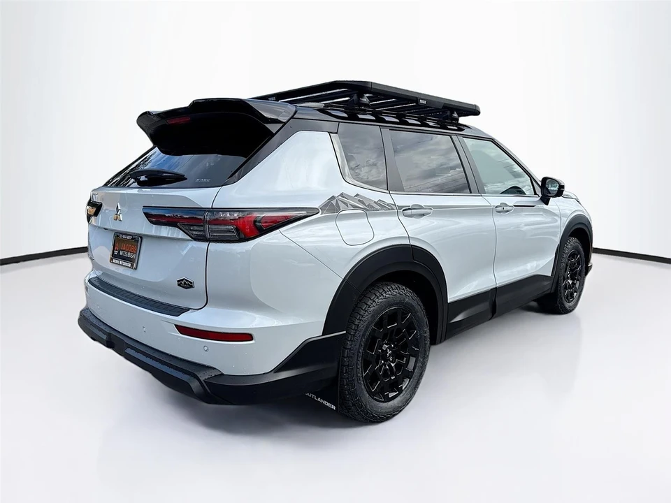 2026 Mitsubishi Outlander - Image 7 of 21