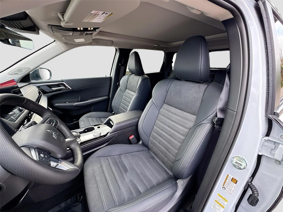 2026 Mitsubishi Outlander - Image 19 of 21