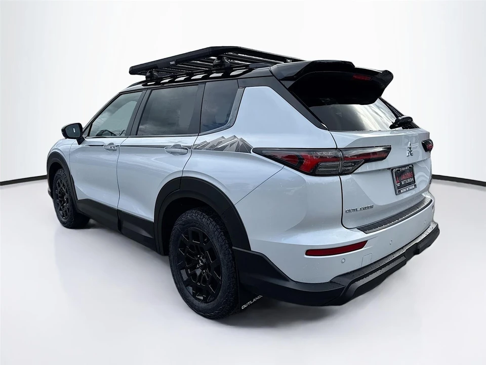 2026 Mitsubishi Outlander - Image 5 of 21