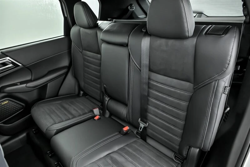 2026 Mitsubishi Outlander - Image 15 of 21