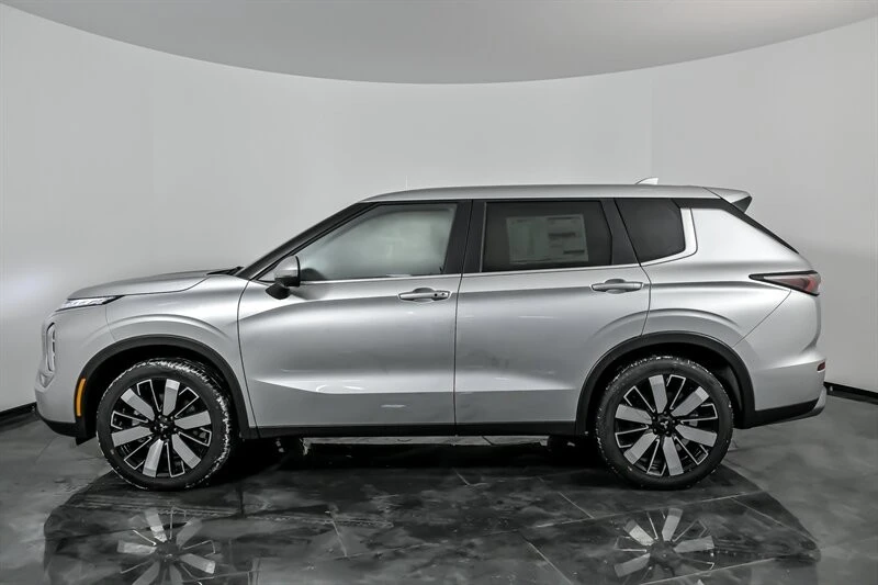2026 Mitsubishi Outlander - Image 6 of 21