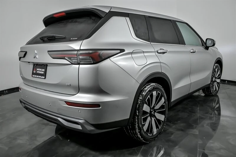 2026 Mitsubishi Outlander - Image 8 of 21