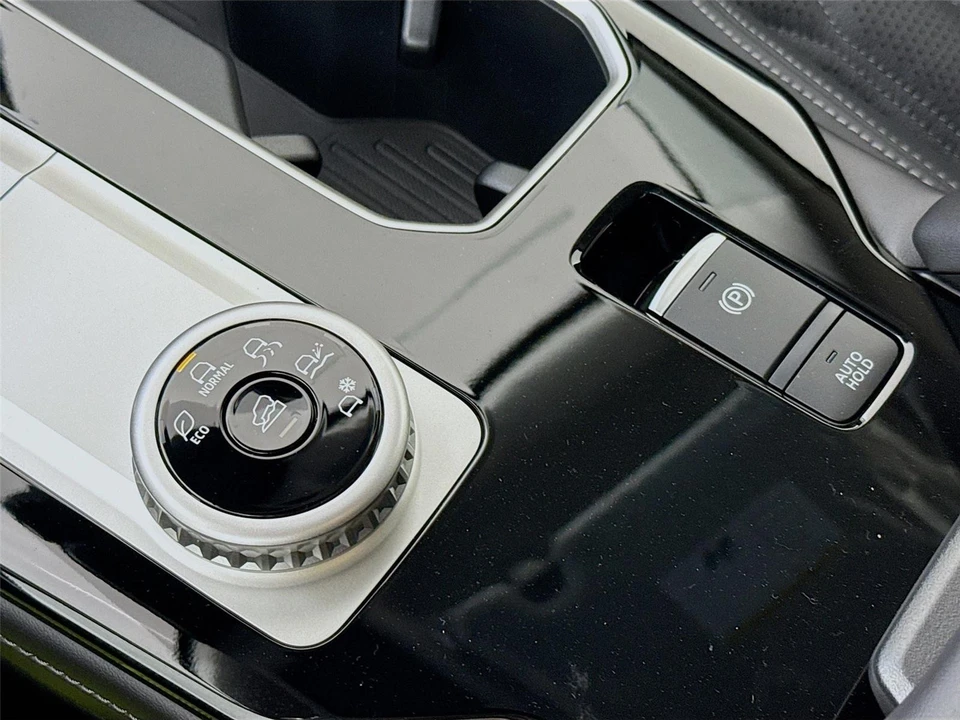 2026 Mitsubishi Outlander - Image 12 of 21