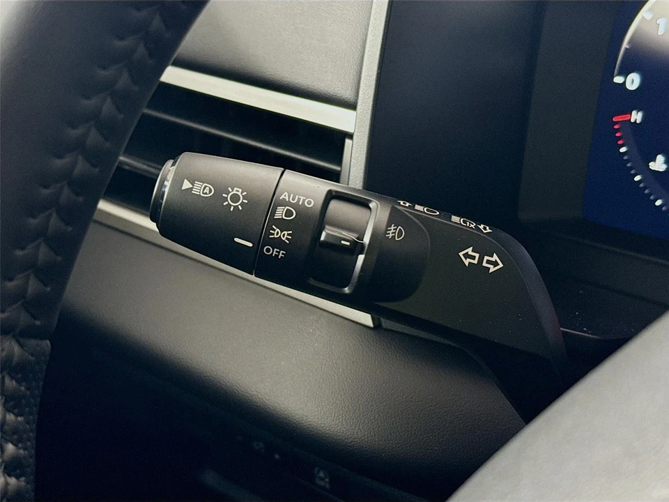 2026 Mitsubishi Outlander - Image 4 of 21