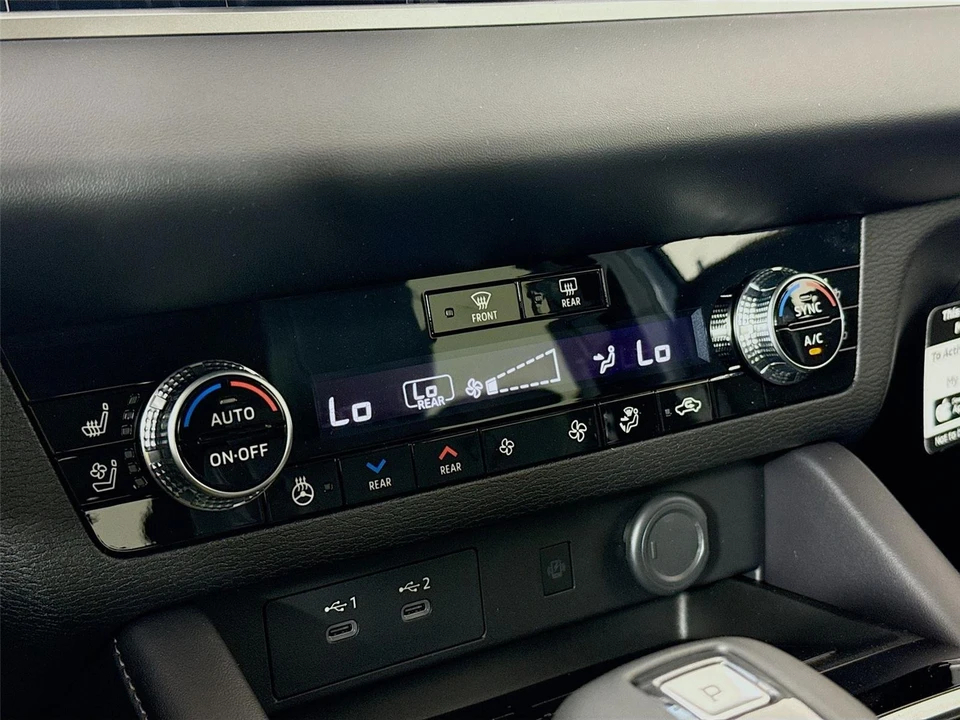 2026 Mitsubishi Outlander - Image 14 of 21
