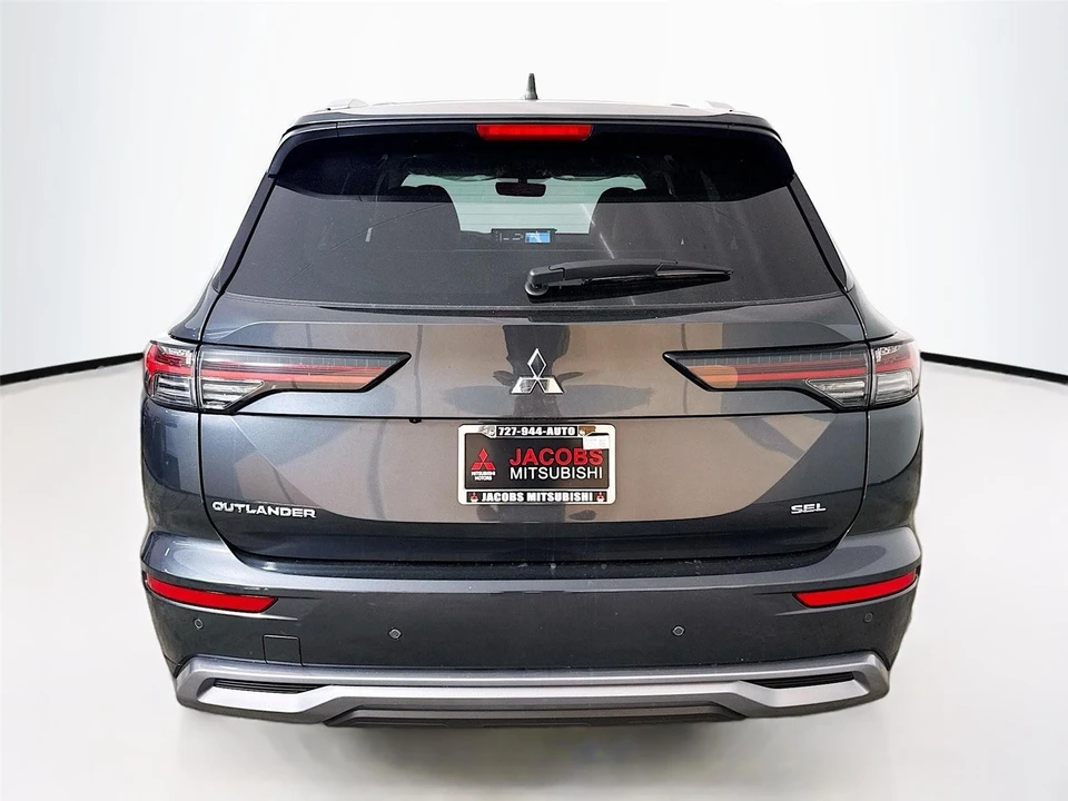 2026 Mitsubishi Outlander - Image 9 of 21