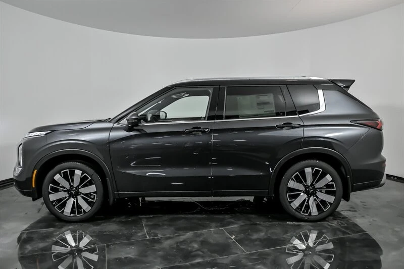 2026 Mitsubishi Outlander - Image 6 of 21