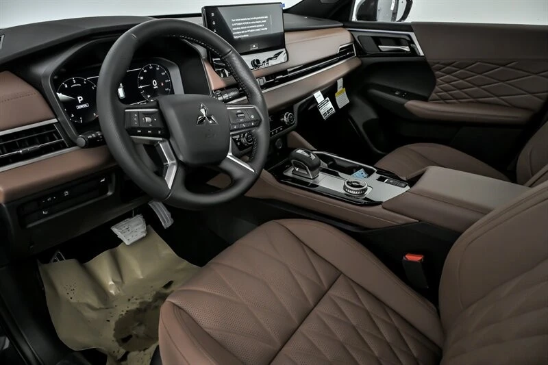 2026 Mitsubishi Outlander - Image 13 of 21