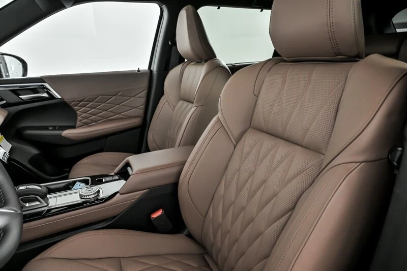 2026 Mitsubishi Outlander - Image 14 of 21