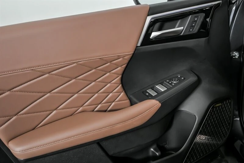 2026 Mitsubishi Outlander - Image 11 of 21