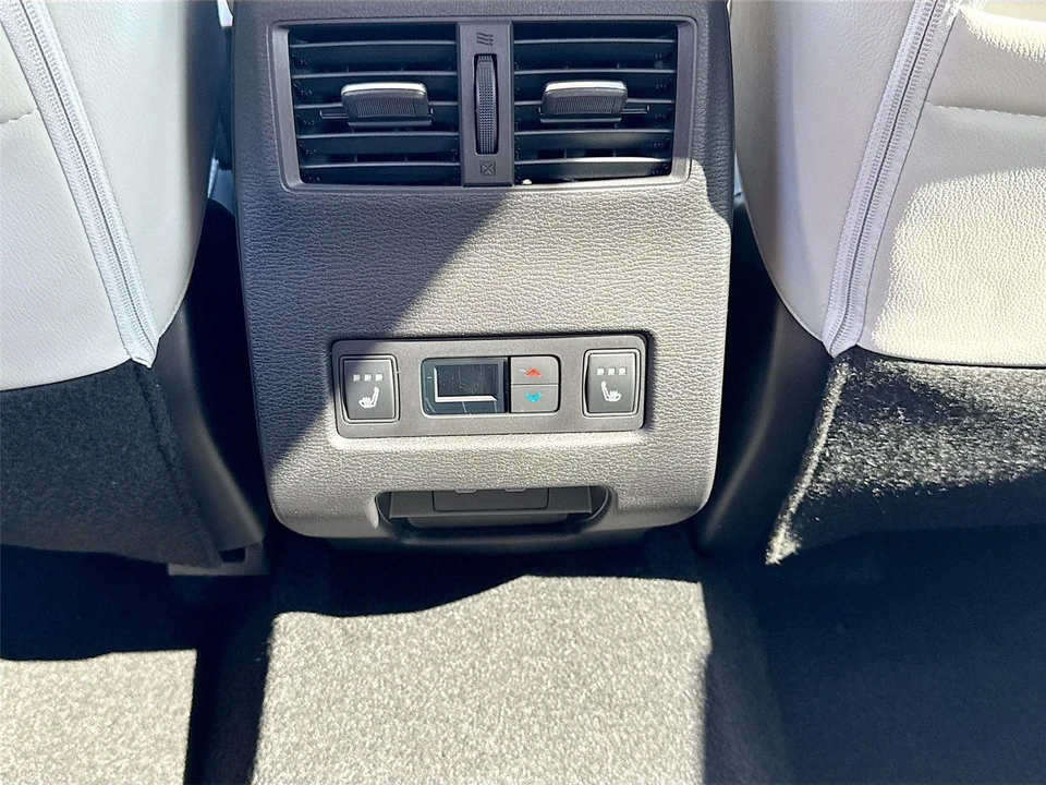 2026 Mitsubishi Outlander - Image 19 of 21