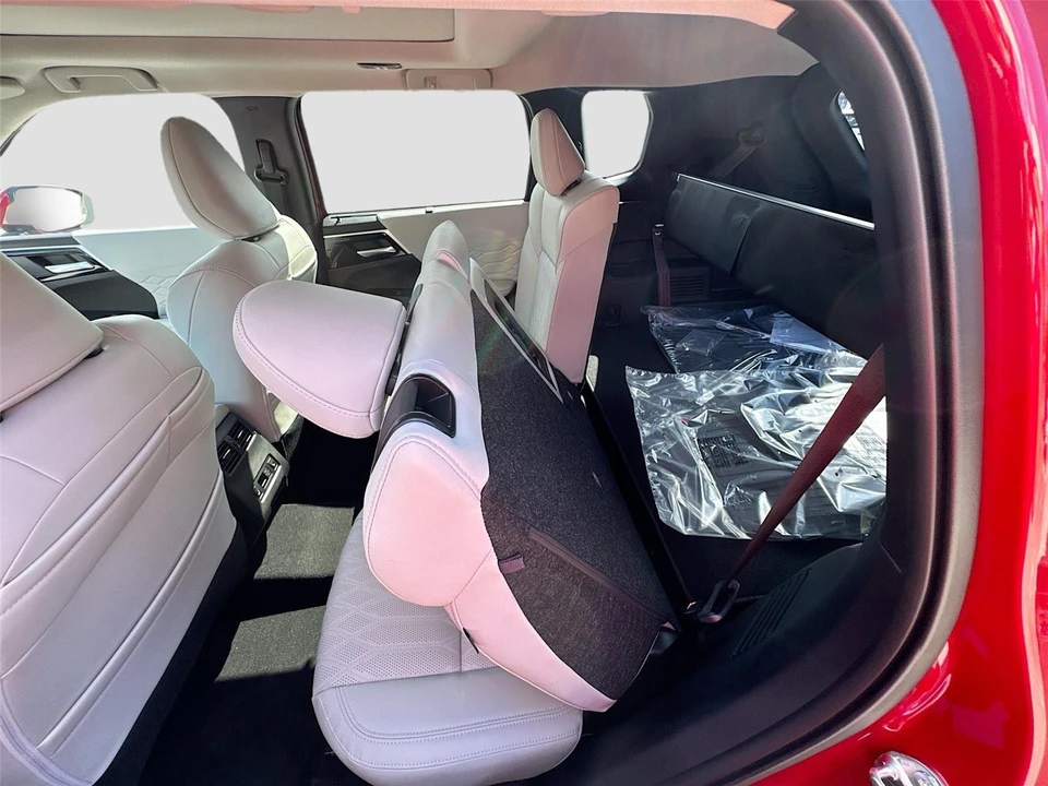 2026 Mitsubishi Outlander - Image 20 of 21