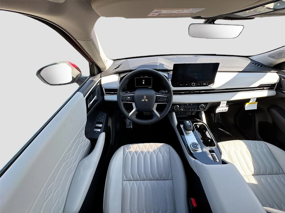 2026 Mitsubishi Outlander - Image 3 of 21