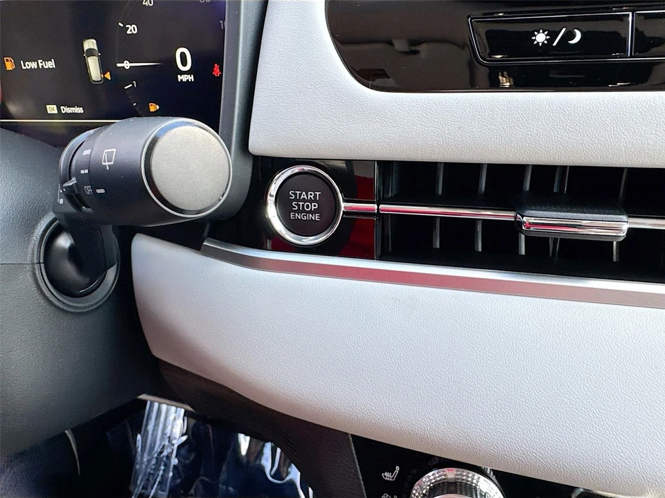 2026 Mitsubishi Outlander - Image 13 of 21