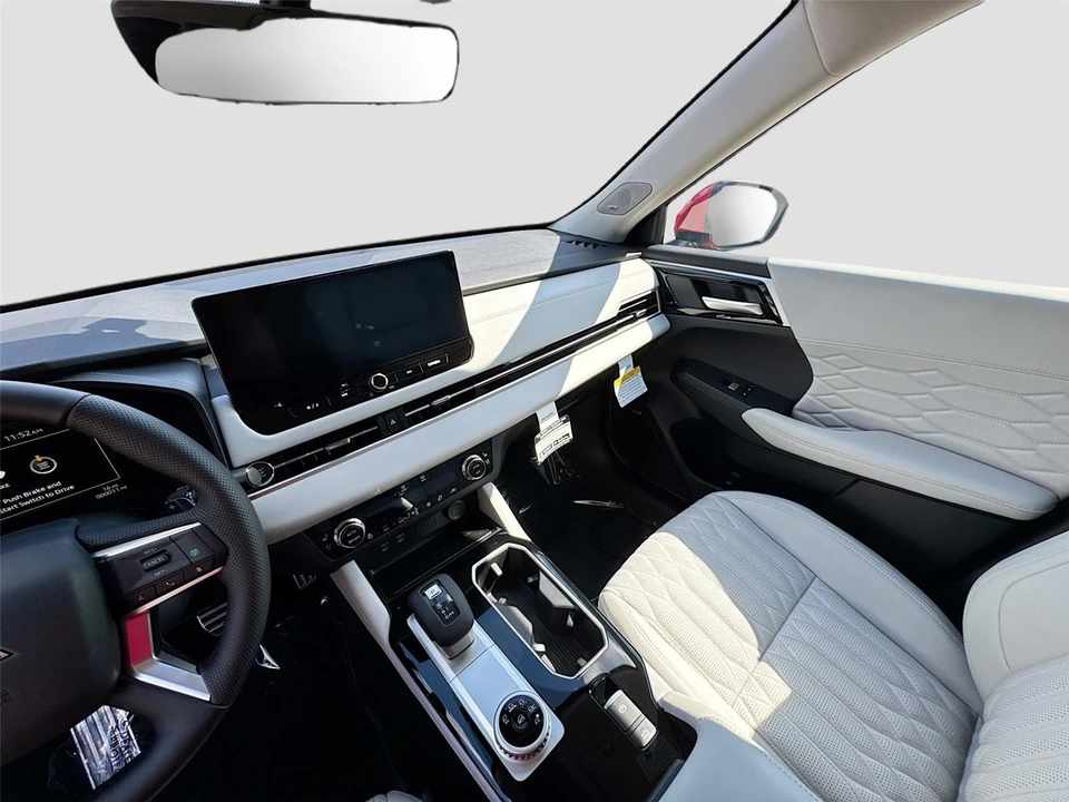 2026 Mitsubishi Outlander - Image 8 of 21