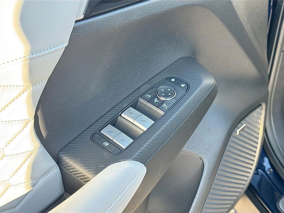 2026 Mitsubishi Outlander - Image 18 of 21