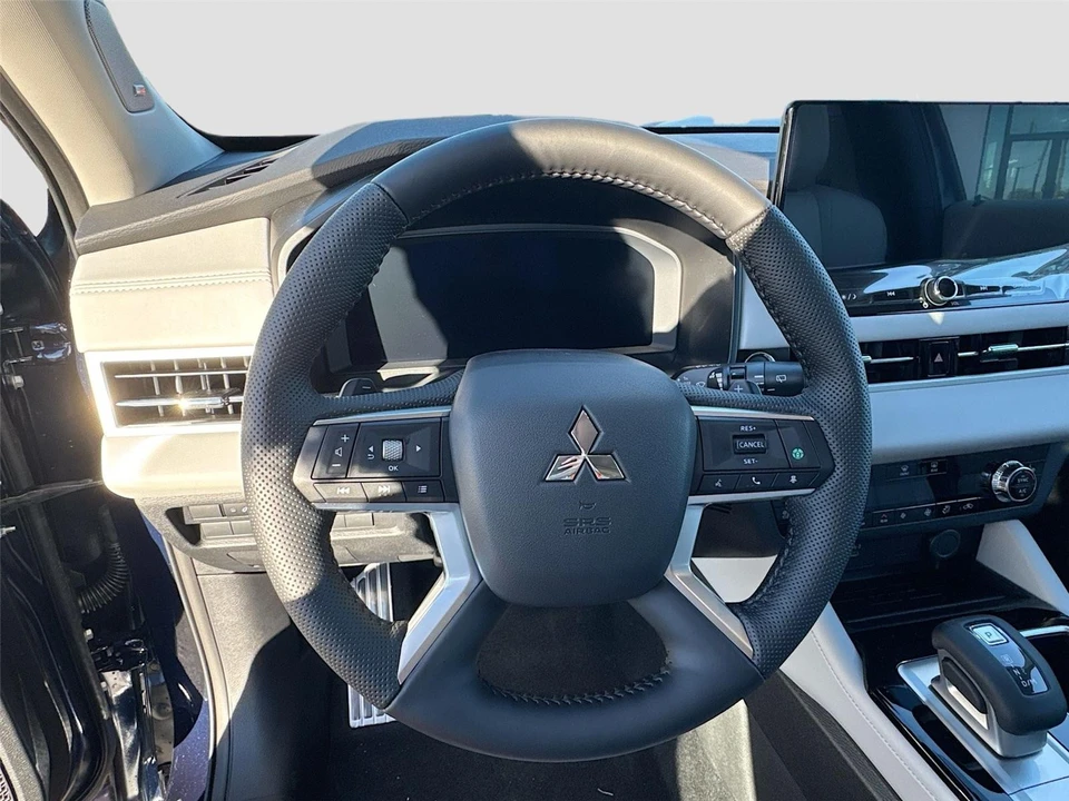 2026 Mitsubishi Outlander - Image 11 of 21