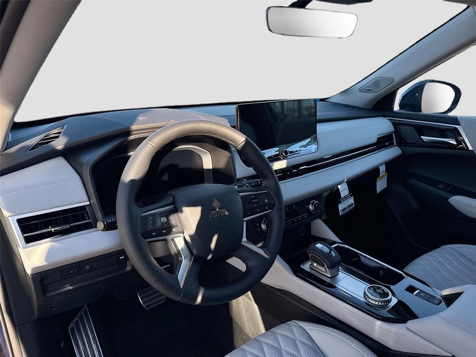 2026 Mitsubishi Outlander - Image 9 of 21