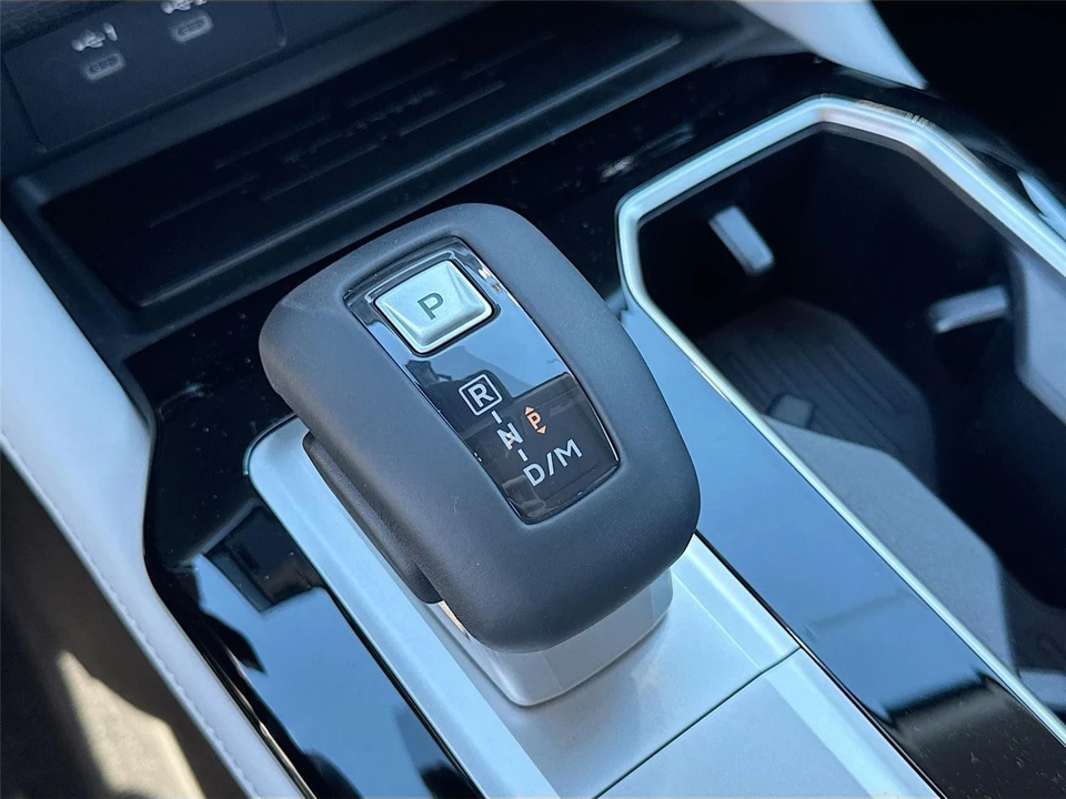 2026 Mitsubishi Outlander - Image 17 of 21