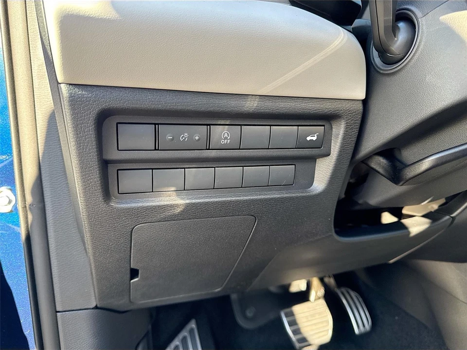 2026 Mitsubishi Outlander - Image 10 of 21