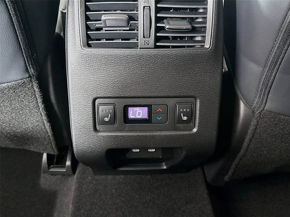 2026 Mitsubishi Outlander - Image 17 of 21