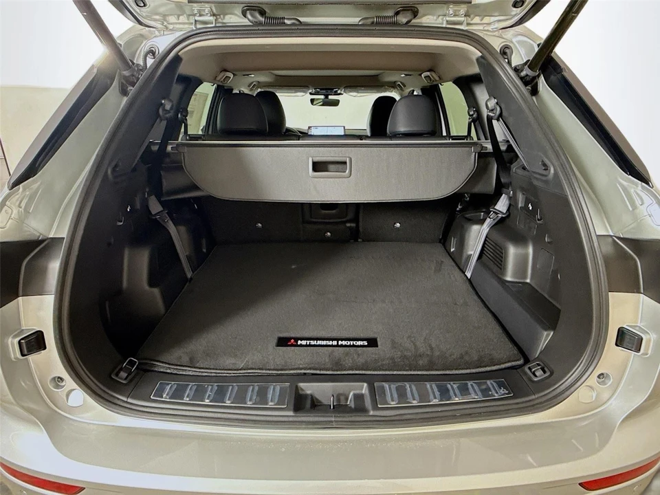 2026 Mitsubishi Outlander - Image 18 of 21