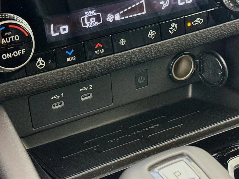 2026 Mitsubishi Outlander - Image 15 of 21
