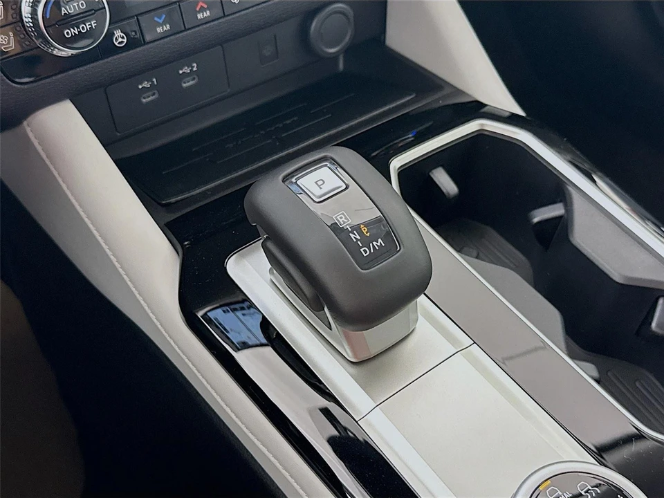2026 Mitsubishi Outlander - Image 15 of 21