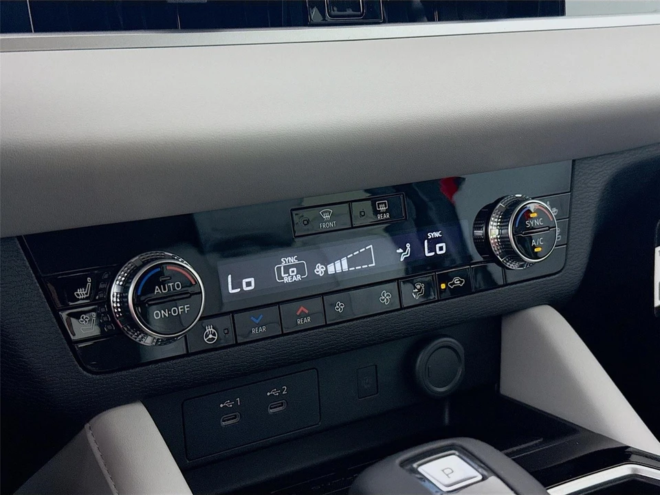 2026 Mitsubishi Outlander - Image 14 of 21