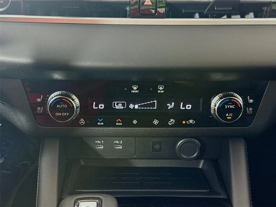 2026 Mitsubishi Outlander - Image 15 of 21