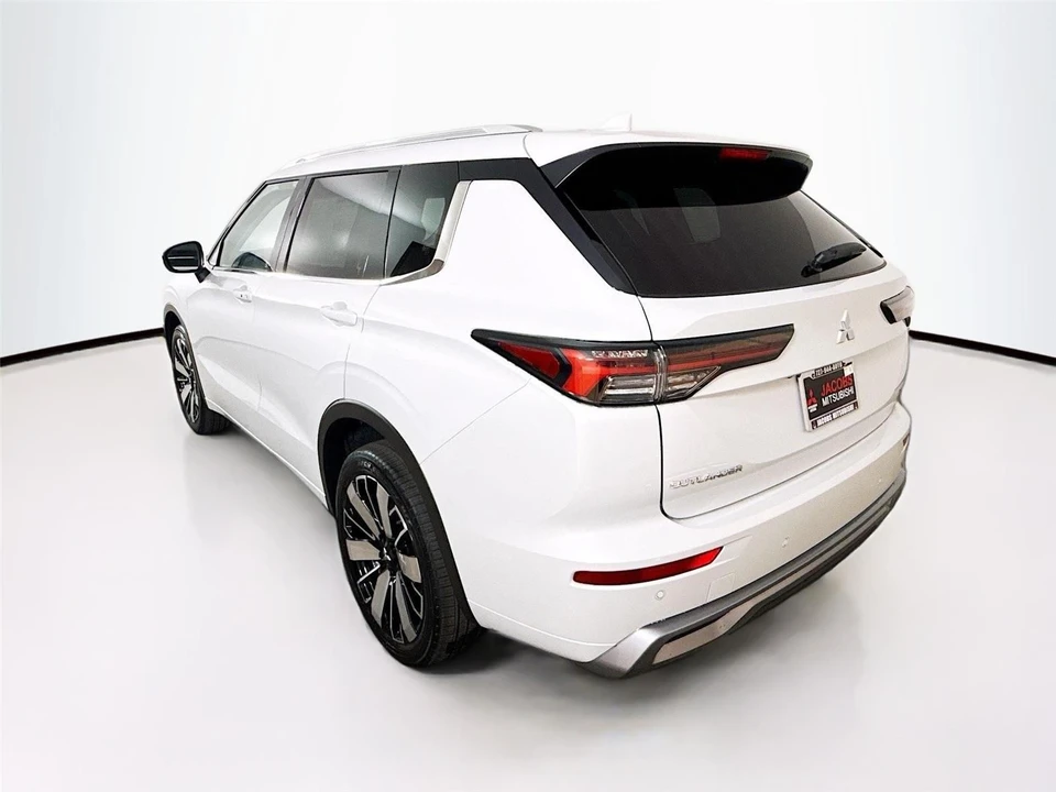 2026 Mitsubishi Outlander - Image 5 of 21