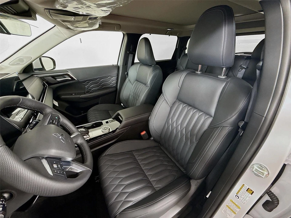 2026 Mitsubishi Outlander - Image 18 of 21