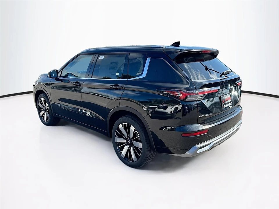 2026 Mitsubishi Outlander - Image 5 of 21