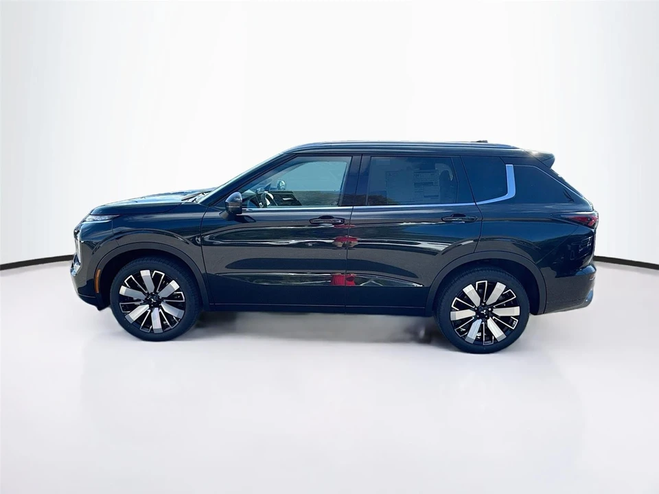 2026 Mitsubishi Outlander - Image 4 of 21