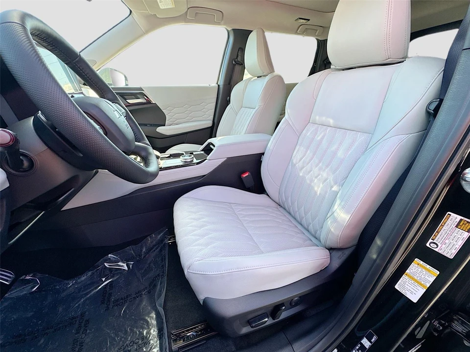 2026 Mitsubishi Outlander - Image 20 of 21