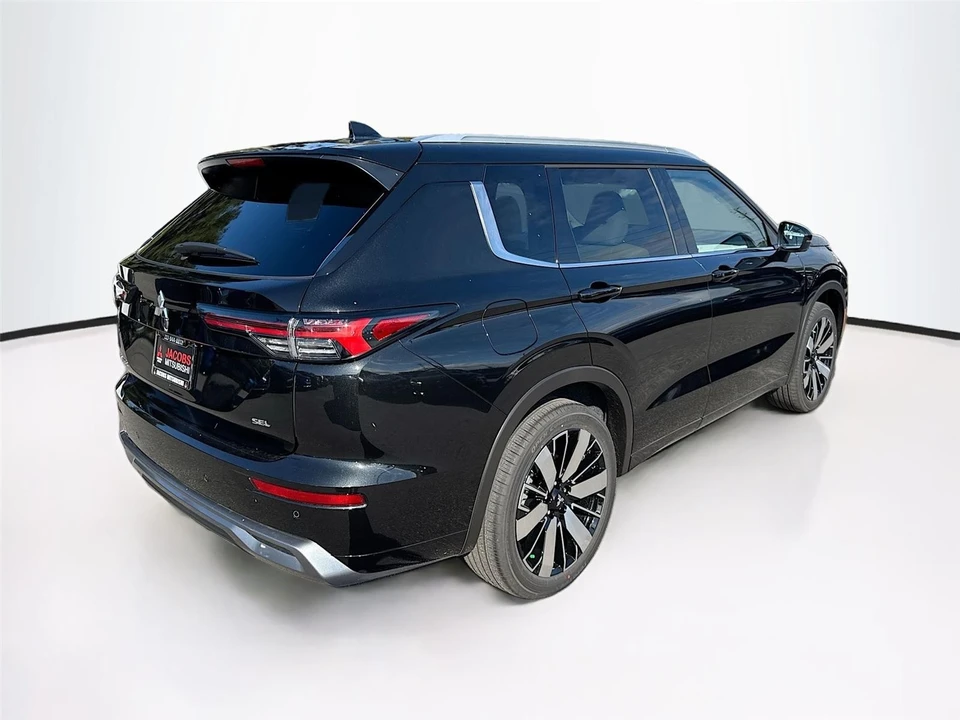 2026 Mitsubishi Outlander - Image 7 of 21