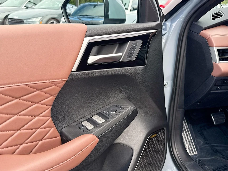 2026 Mitsubishi Outlander - Image 16 of 21