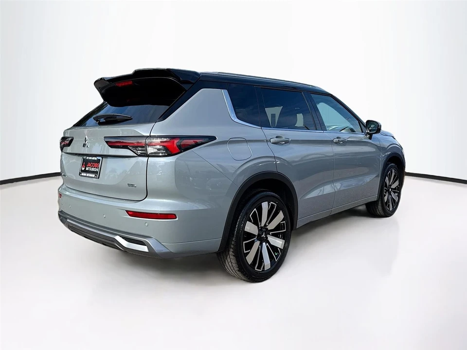 2026 Mitsubishi Outlander - Image 7 of 21