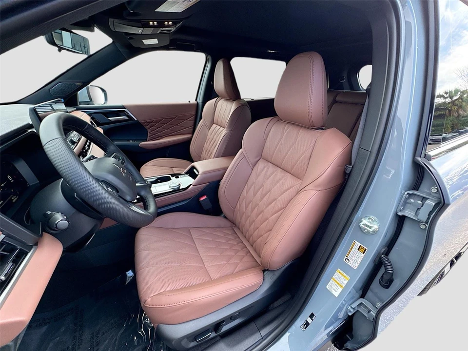 2026 Mitsubishi Outlander - Image 19 of 21