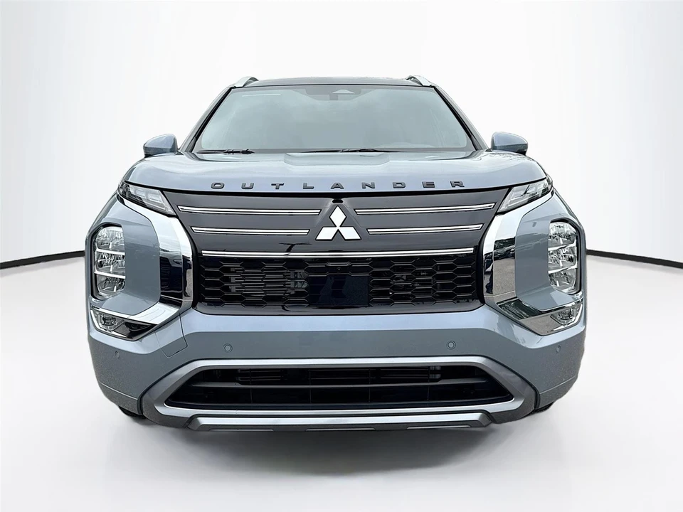 2026 Mitsubishi Outlander - Image 2 of 21