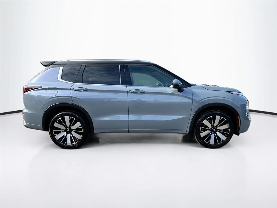 2026 Mitsubishi Outlander - Image 8 of 21