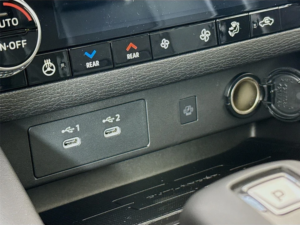 2026 Mitsubishi Outlander - Image 16 of 21
