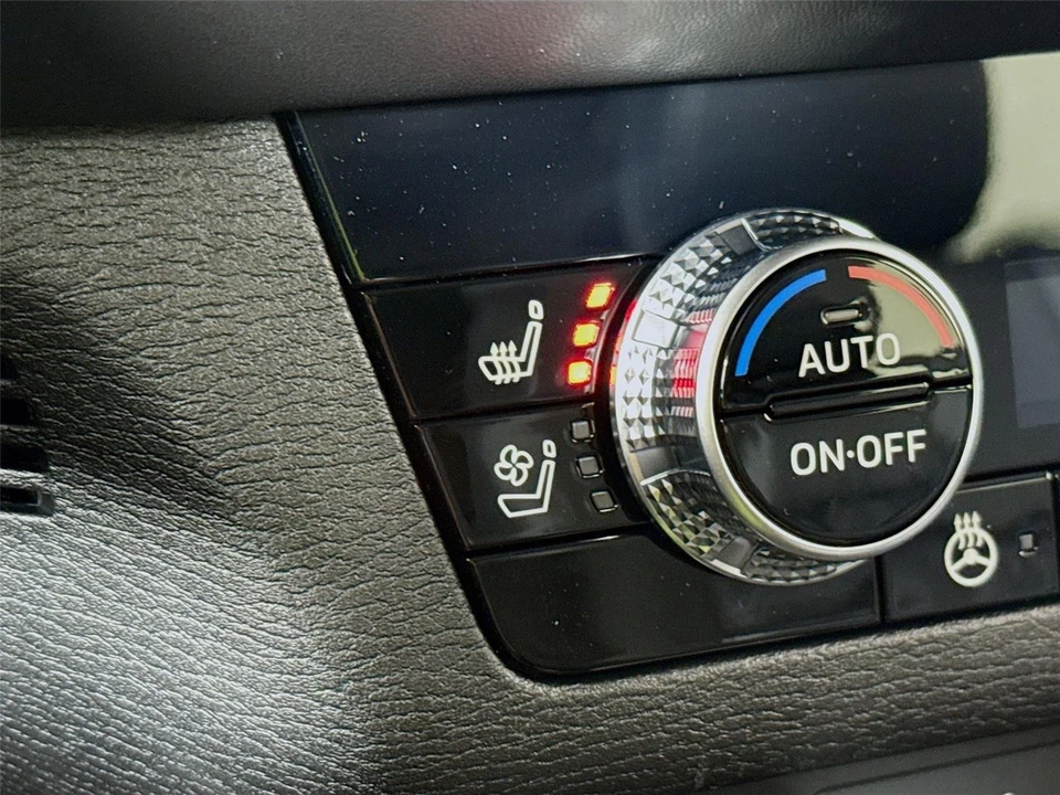 2026 Mitsubishi Outlander - Image 11 of 21