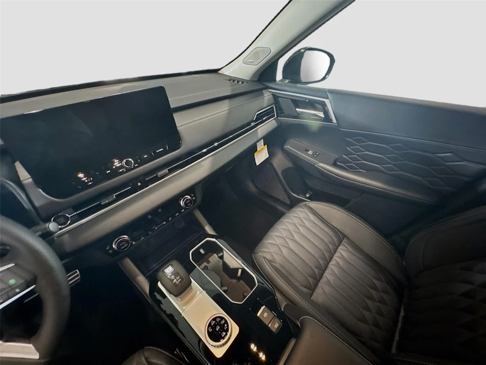 2026 Mitsubishi Outlander - Image 8 of 21