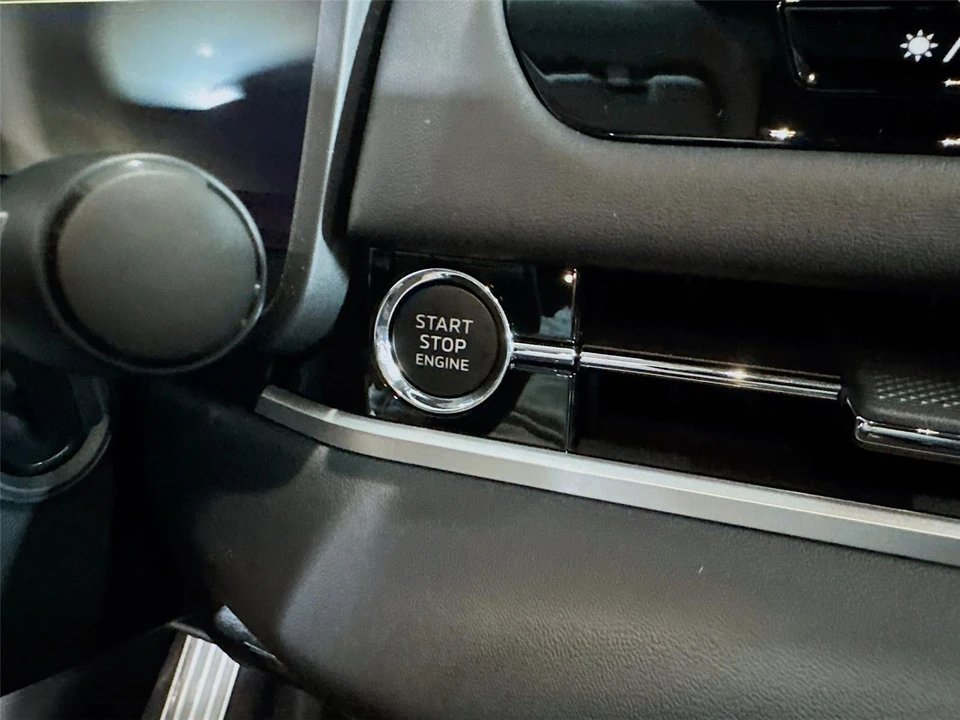 2026 Mitsubishi Outlander - Image 14 of 21