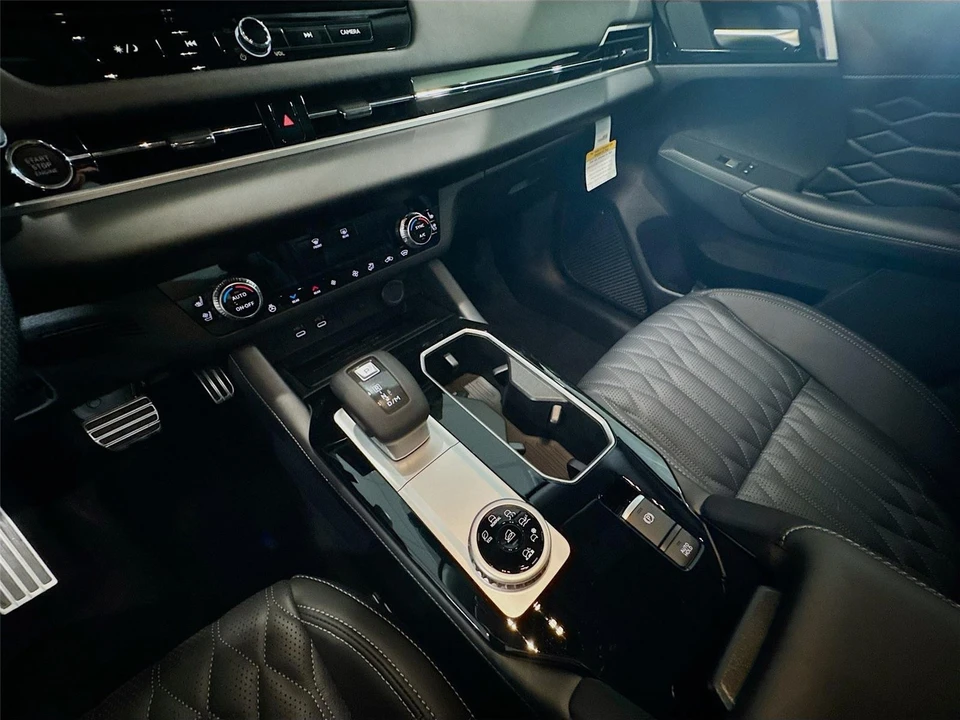 2026 Mitsubishi Outlander - Image 16 of 21